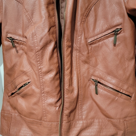 Leather jacket - Picture 2 of 6